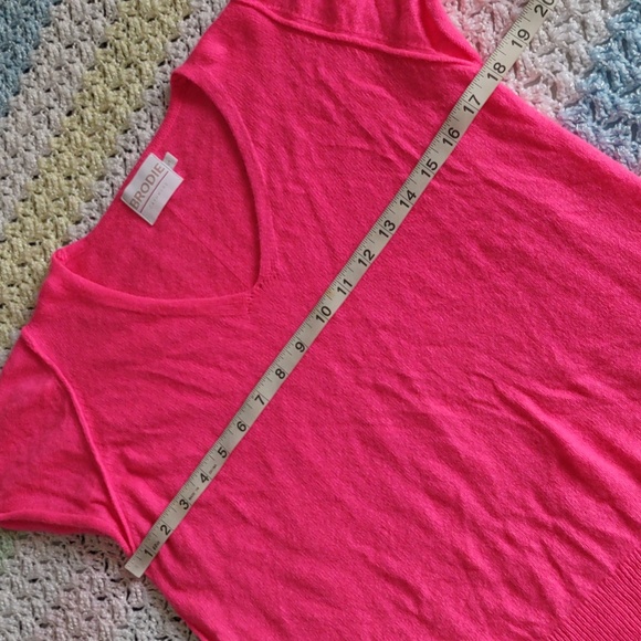 Brodie Cashmere Short Sleeve Sweater Small Pink - Picture 7 of 12